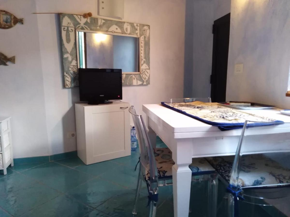Isola Del Giglio Apartment Giglio Porto
